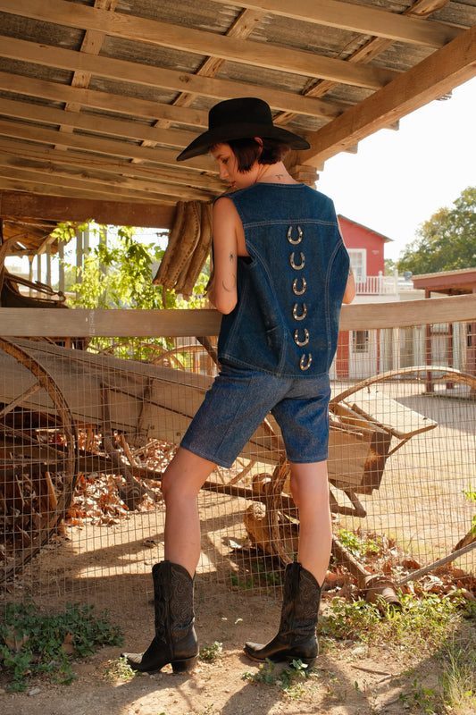 Horseshoe Vest